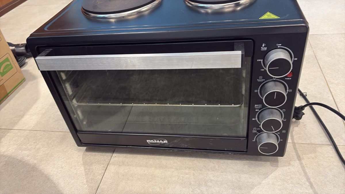 Oven 45 ltr with hot plate - Image 4