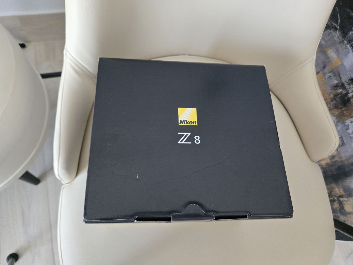 NIKON Z8 BODY ONLY 1 BATTERY BOX AND PAPERS. PERFECT CONDITION 4K SHUTTER COUNT - Image 6