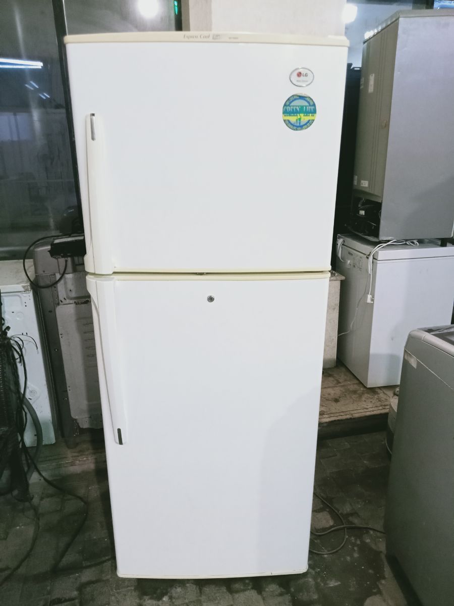 LG refrigerator available for sale - Image 1