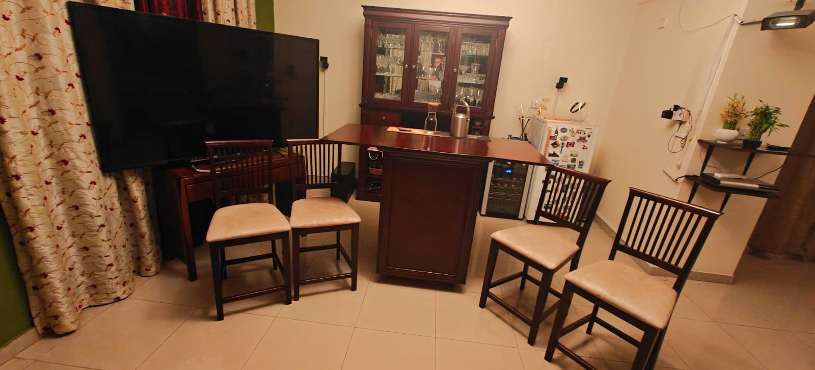 Bar set - Bar, Glasses cabinet, 4 bar chairs - Image 1