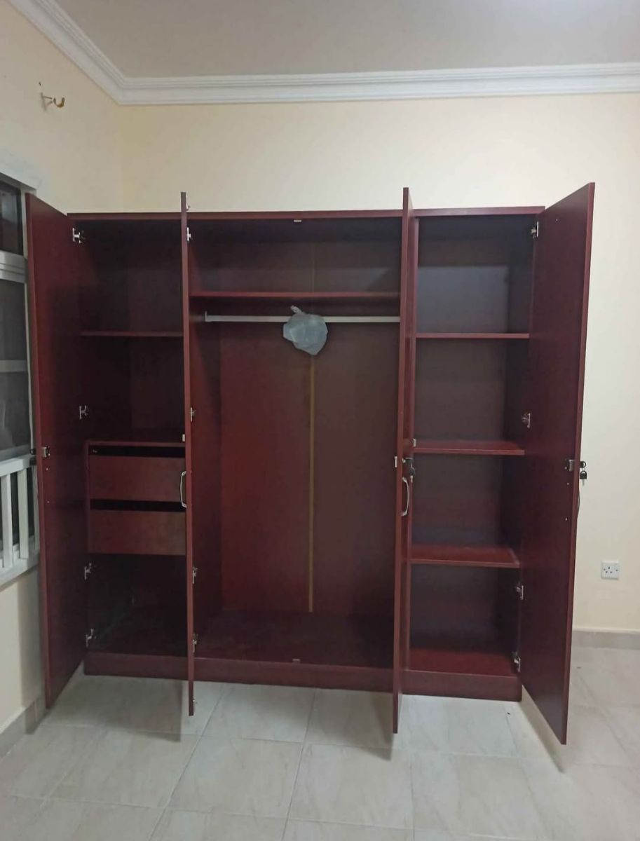 Qatar Airways furniture available - Image 18