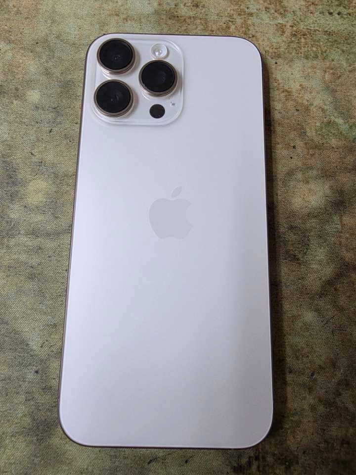 16 Pro Max 512gb Desert - Unlocked - Image 3