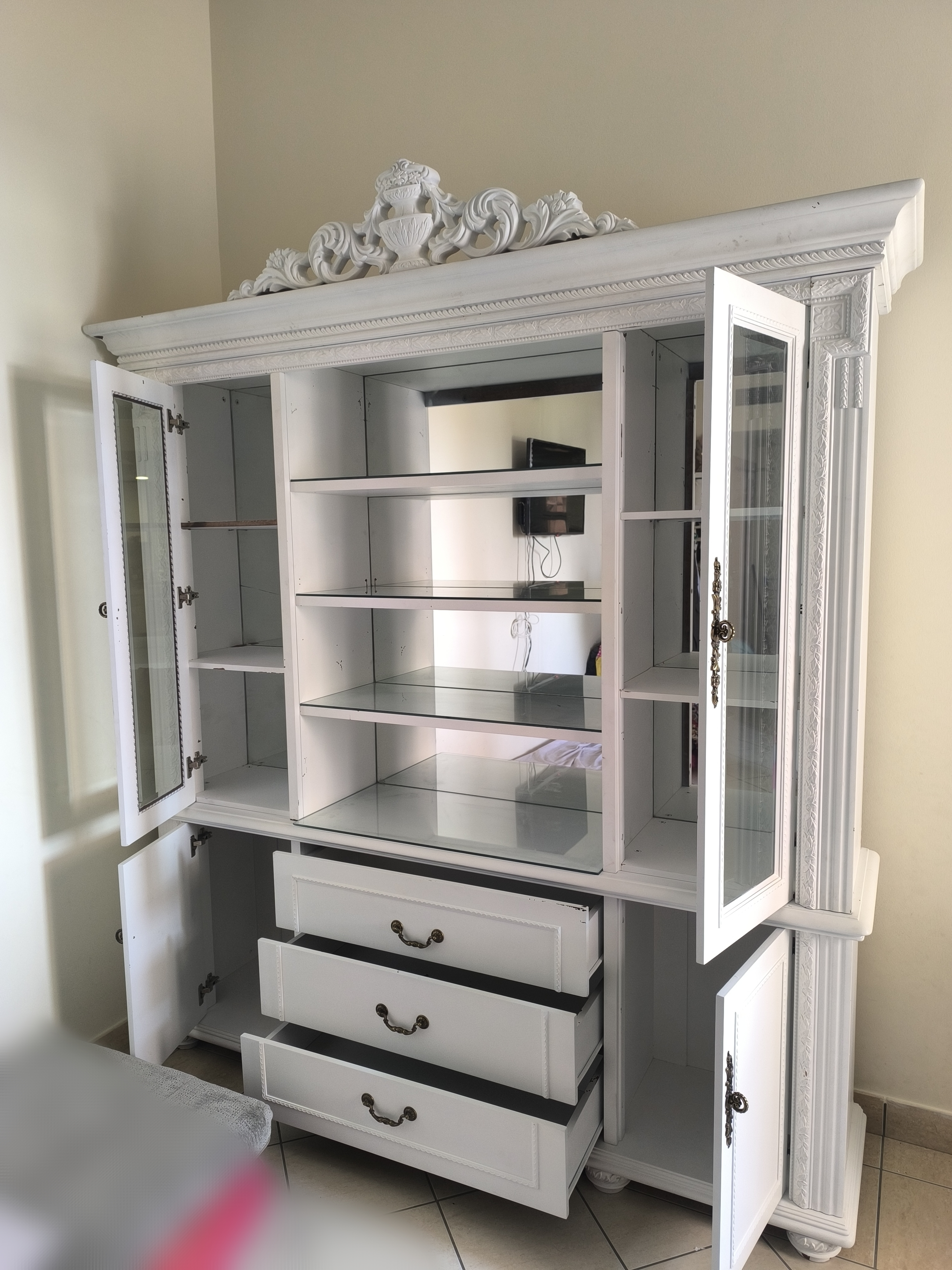 Glass cupboard  - Image 2