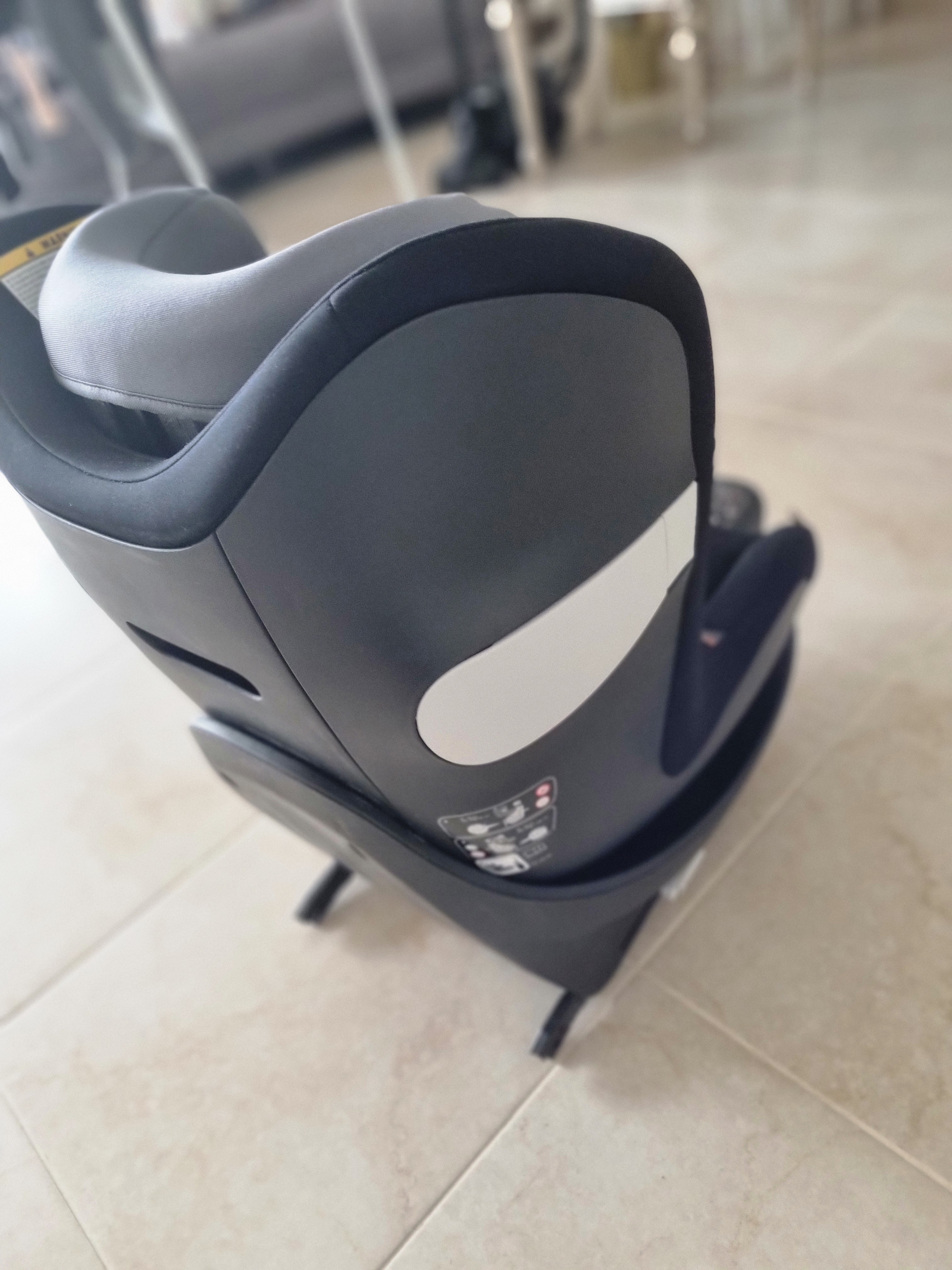 Car seat - Image 2