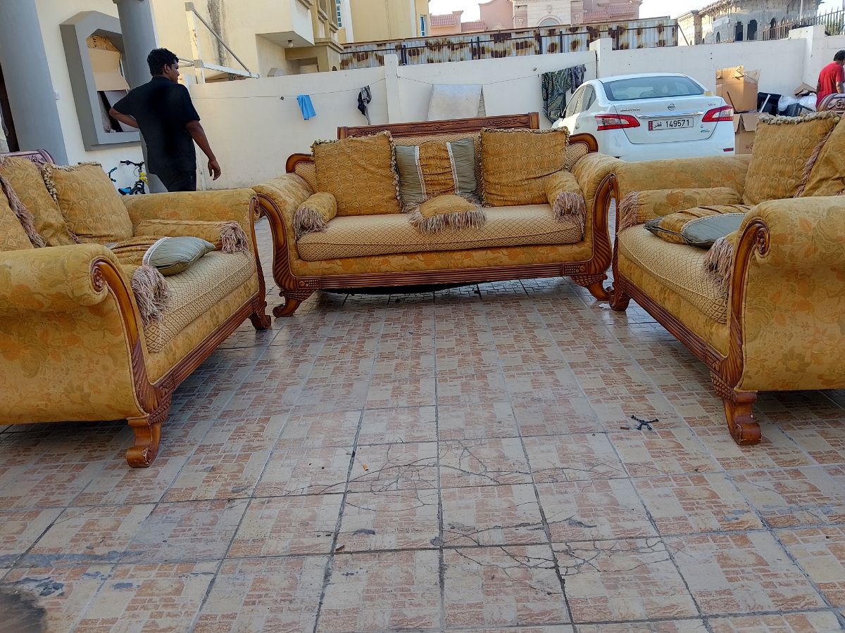 3 pcs Wooden Sofa set - Image 4