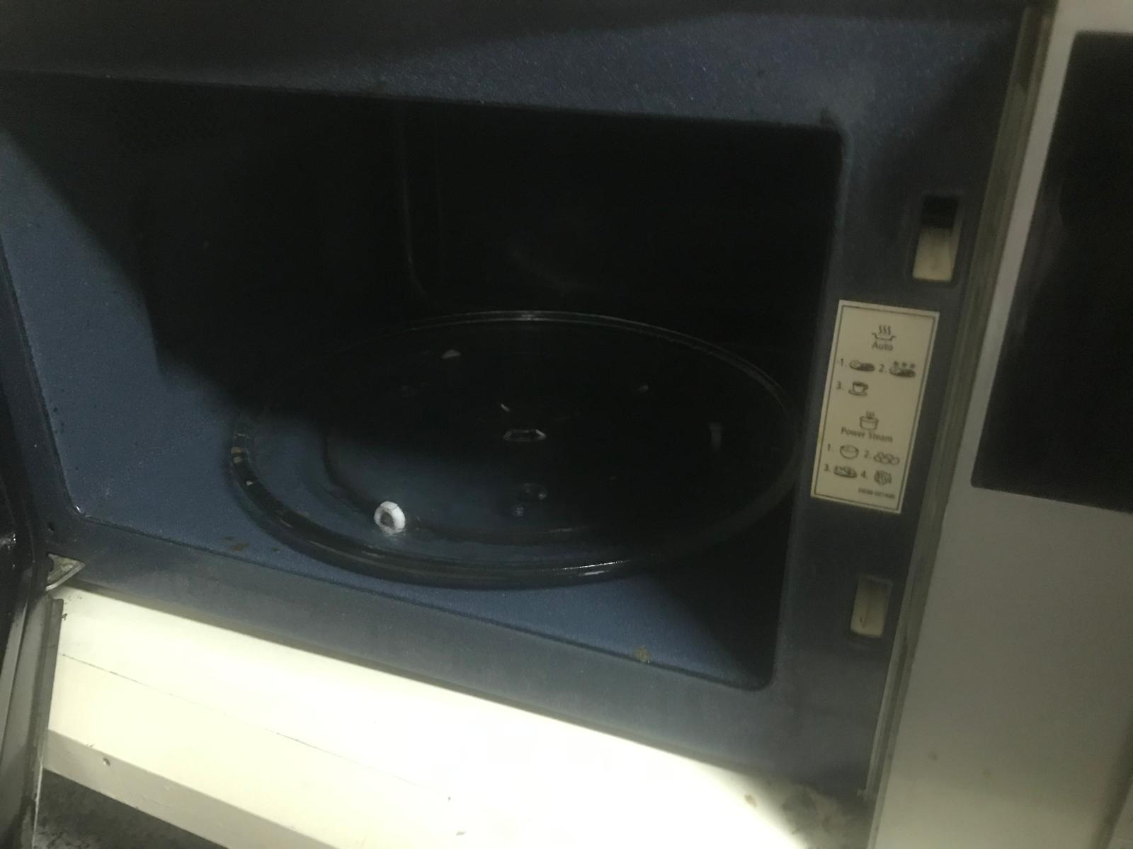 Samsung Microwave Oven - Image 3