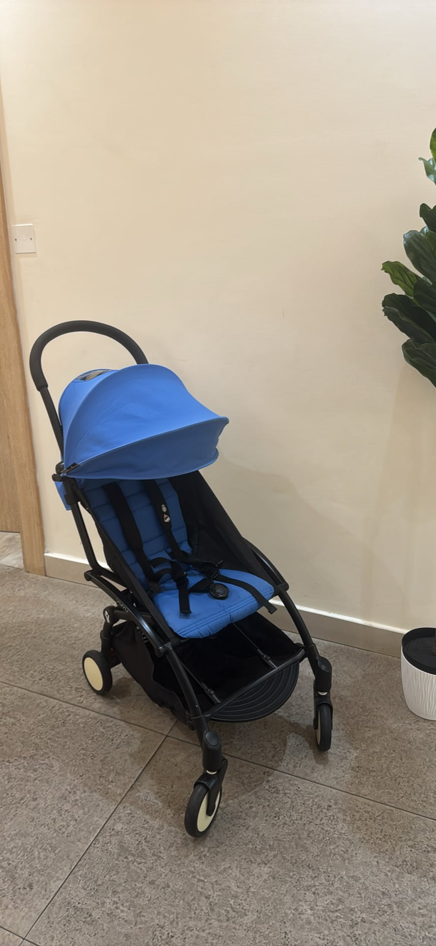 Yoyo stroller/newborn pack/ travel bag( like new) - Image 4