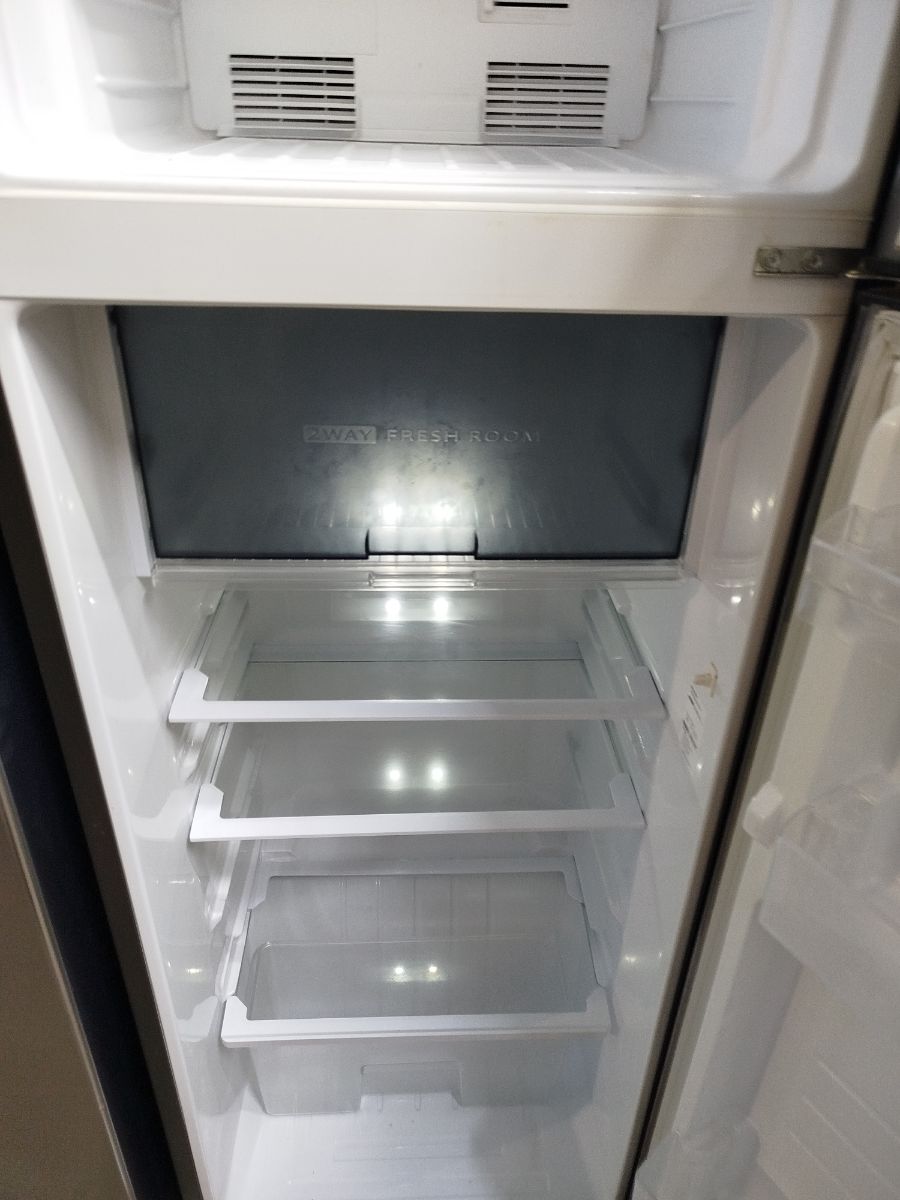 Sharp double door like new fridge for sale - Image 2