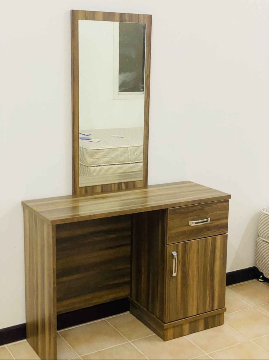 Qatar Airways Furniture available - Image 7
