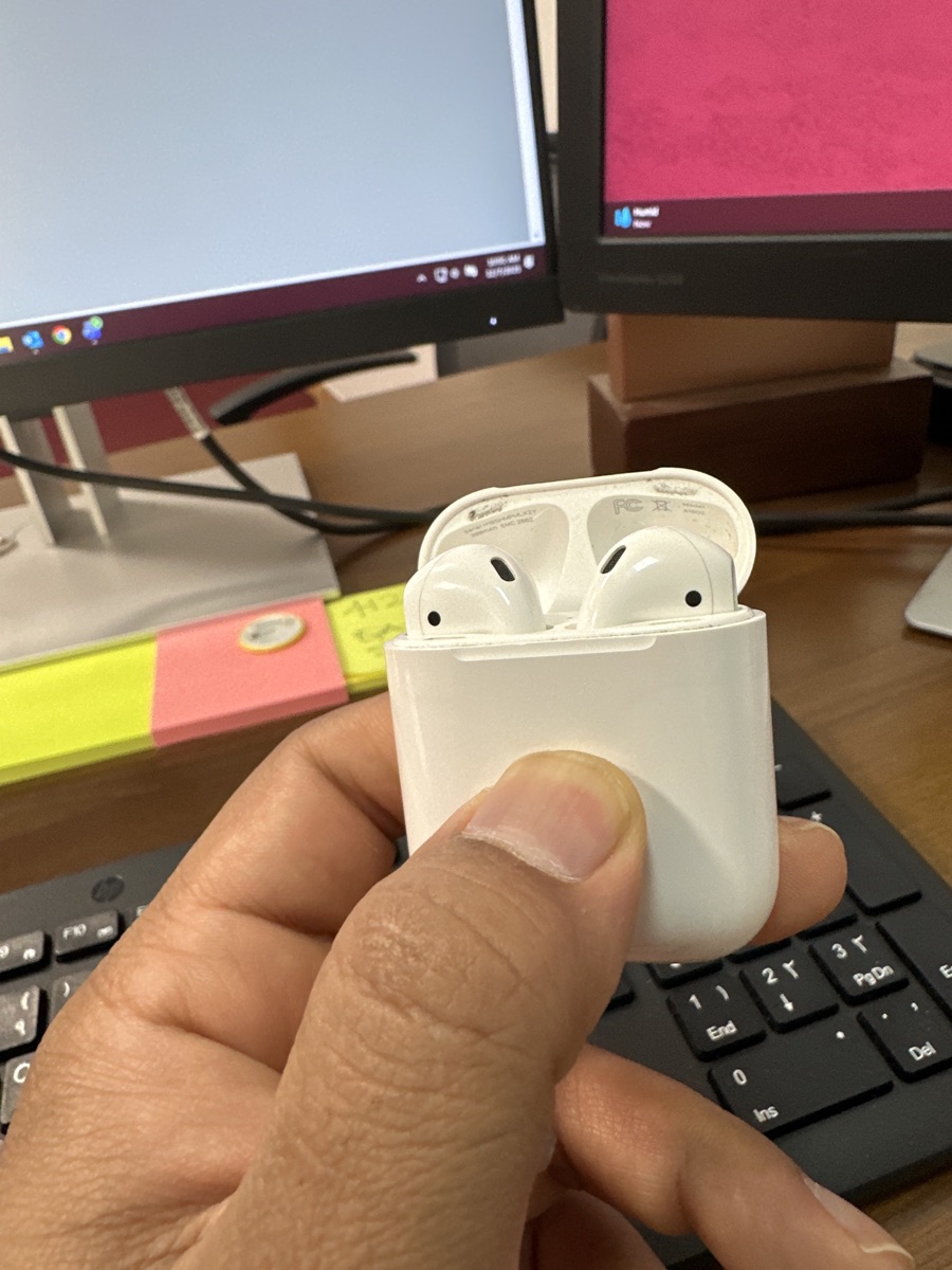 Original used Airpods 2 - Image 2