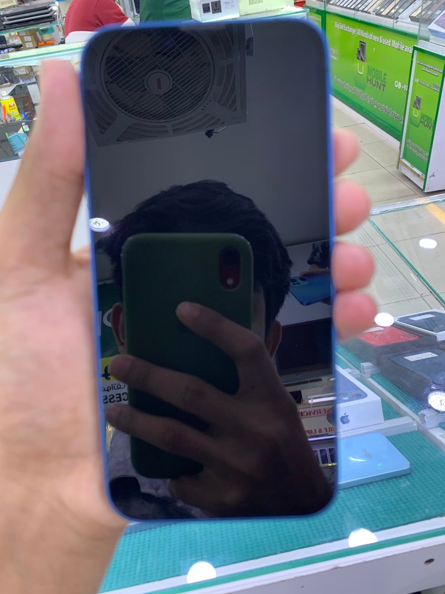 iPhone 13 - Image 6