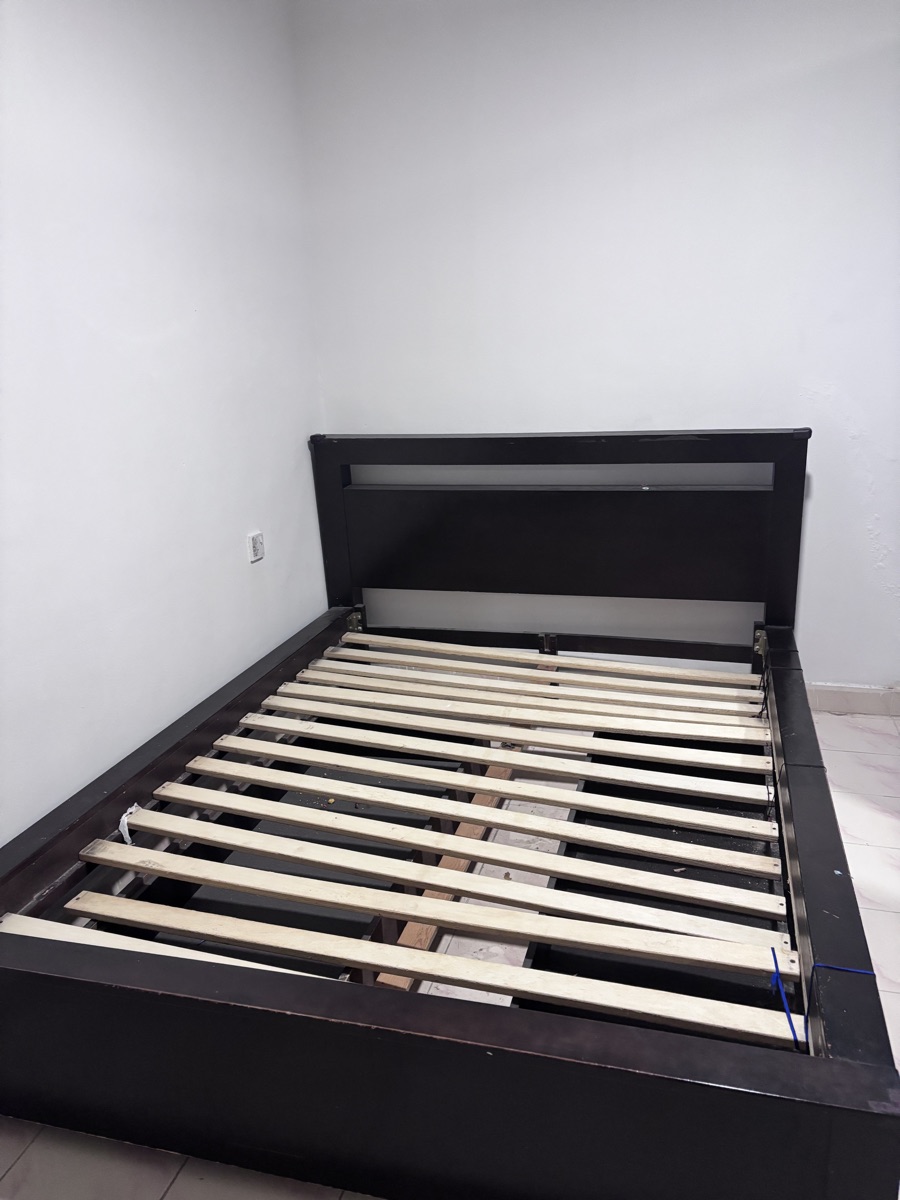 Bed witout matress - Image 3