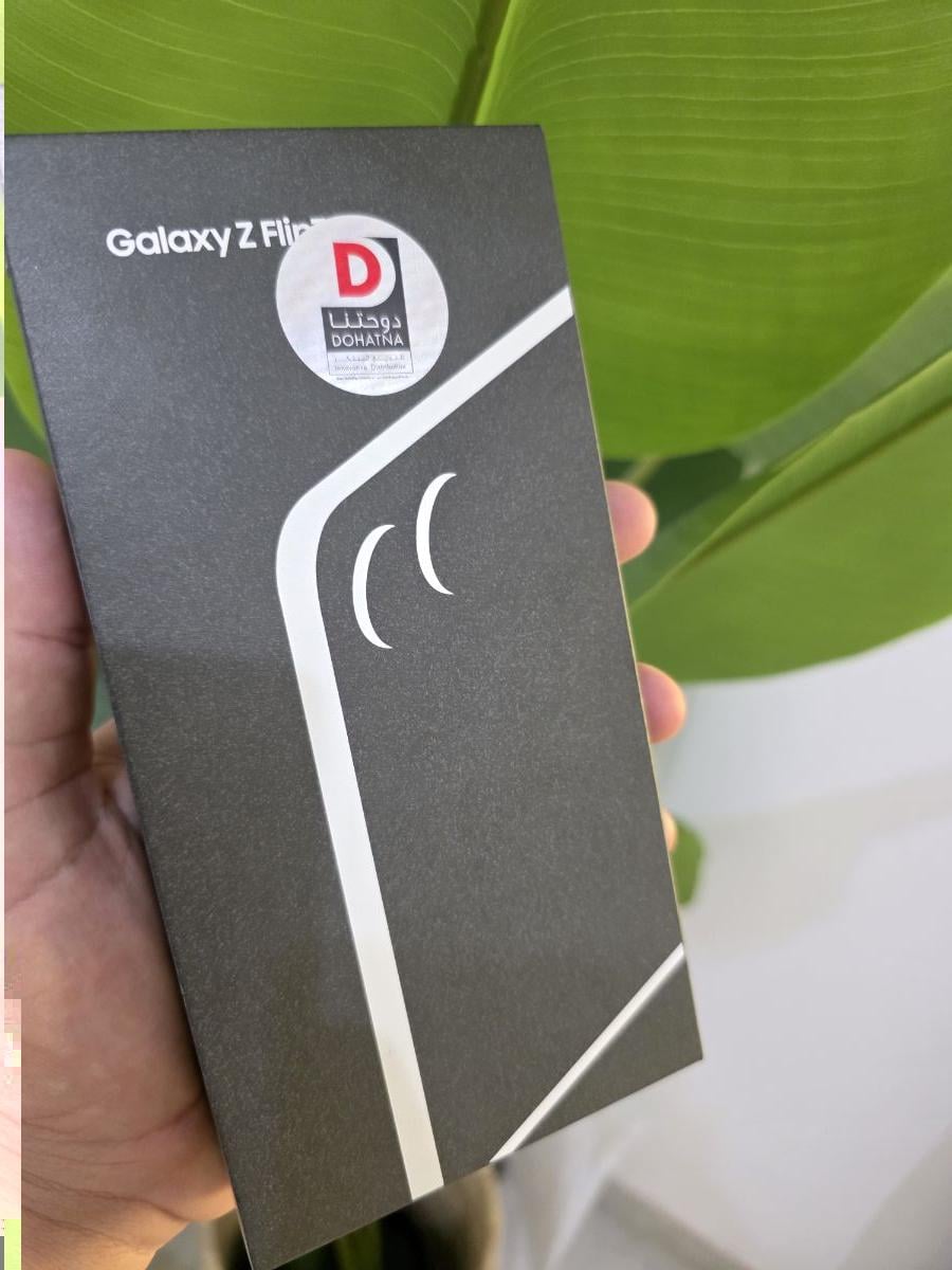 New 512Gb Z Flip 7 Blue - Image 1