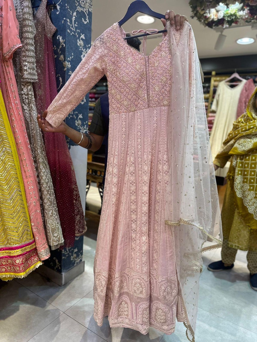 Wedding dress - Image 2