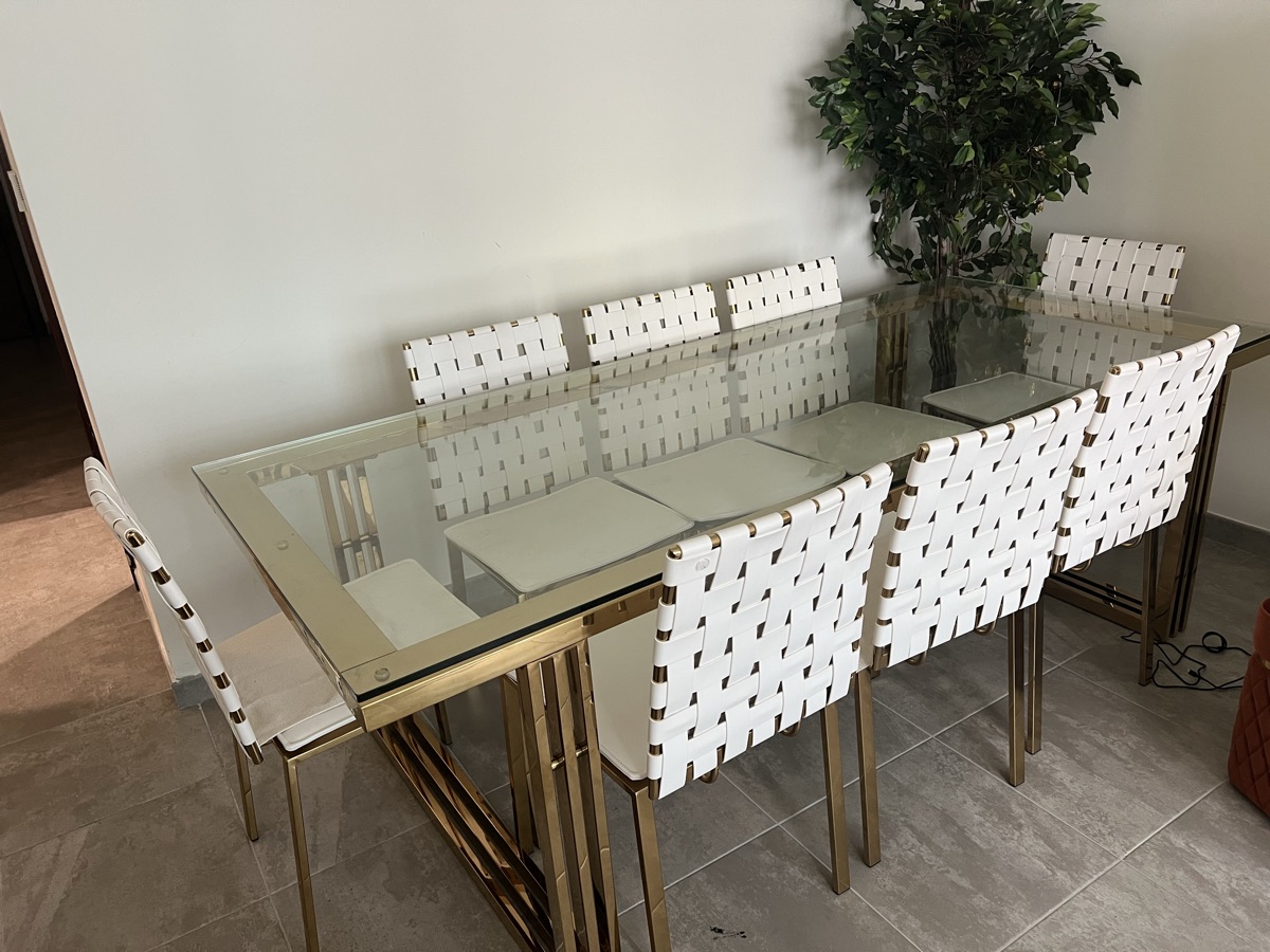 Glass dining table - Image 1