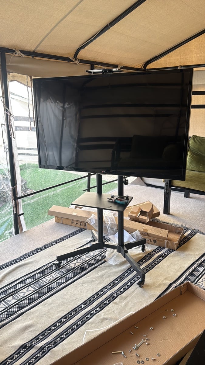 Tv Trolley new with box hold from 32:75 inch offer 250QR with box - Image 5