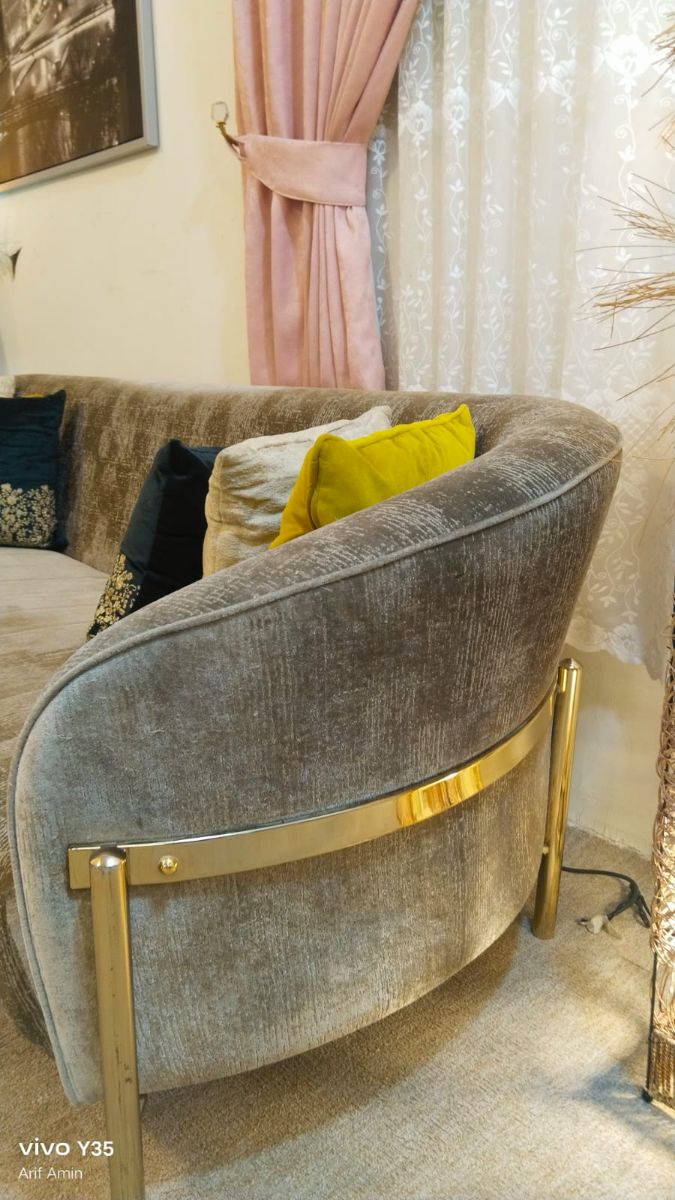 Brended sofa set for sell good condtion call or what's app-  71532454 - Image 5