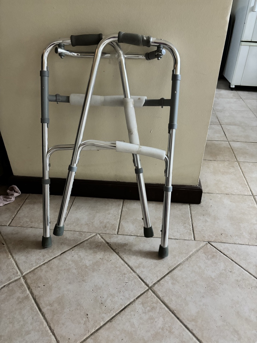 Walking frame - Image 3