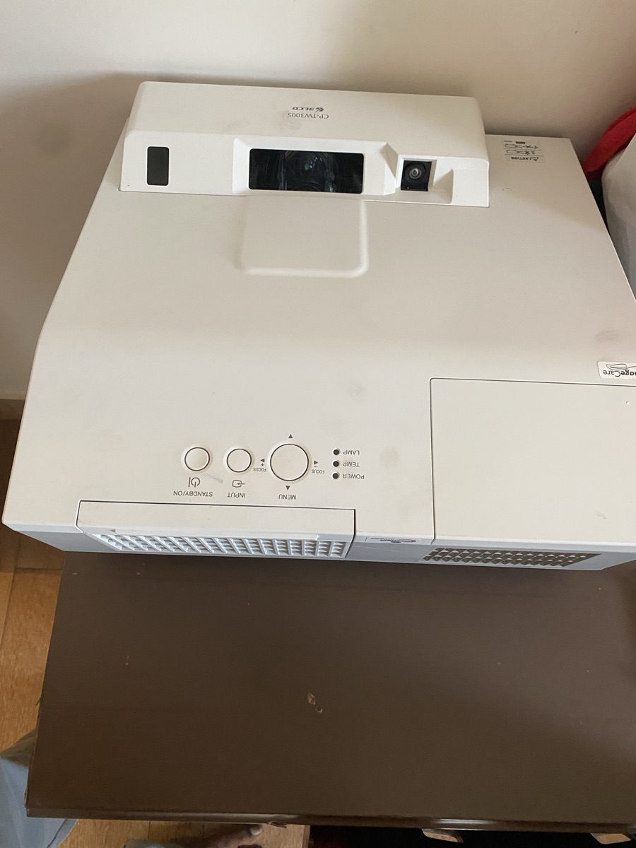 HITACHI PROJECTOR FOR SALE - Image 1