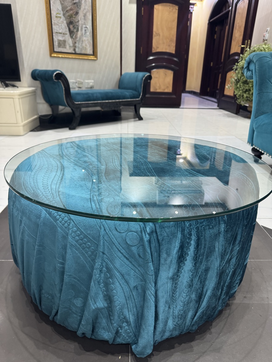 Sofa’s in great condition with table - Image 3