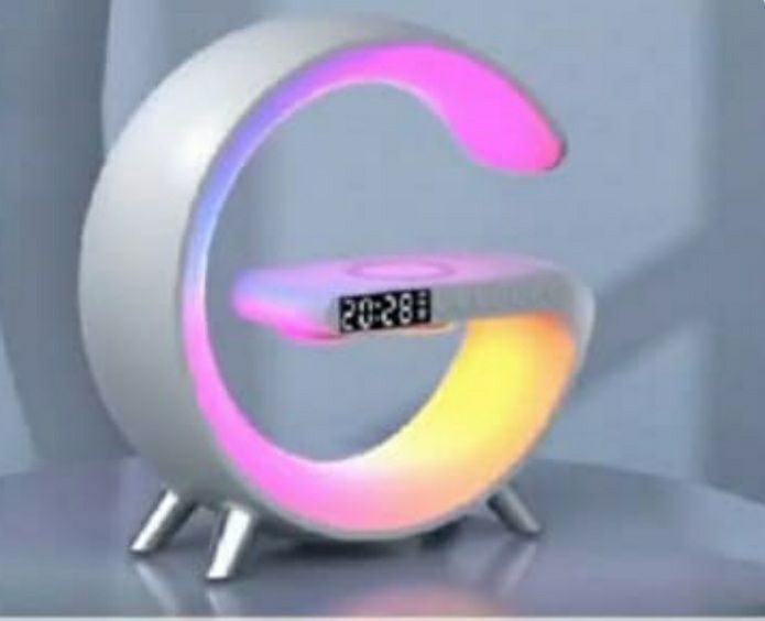 Smart charger with alarm clock and night light - Image 1