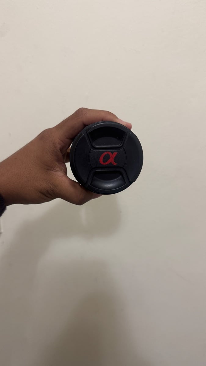 Sony 18-105 f4 lens for sale - Image 1