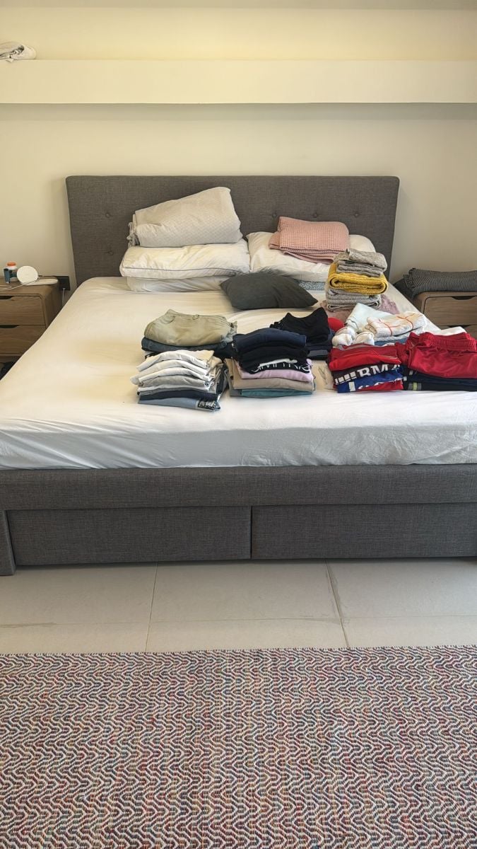 4 beds 1 king 1 queen 2 single sofa table chair - Image 5