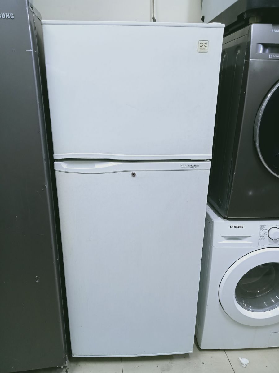 Daewoo refrigerator available for sale - Image 1