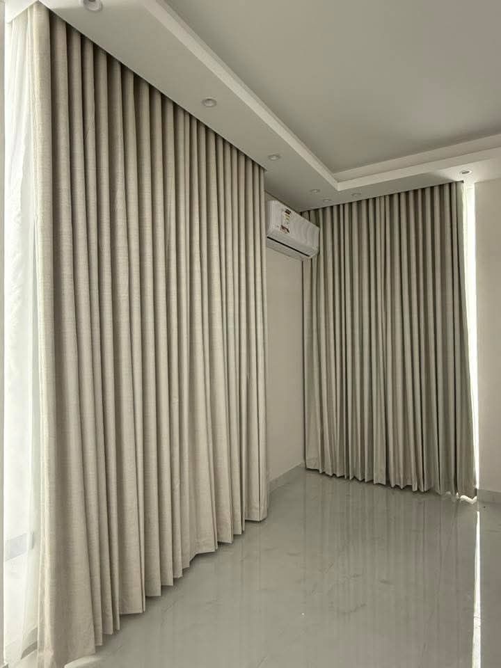 Curtain - Image 5