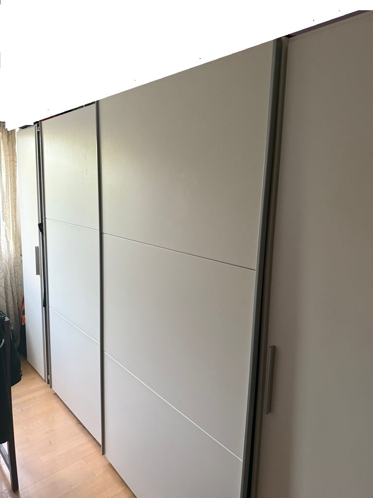 WARDROB - Image 1