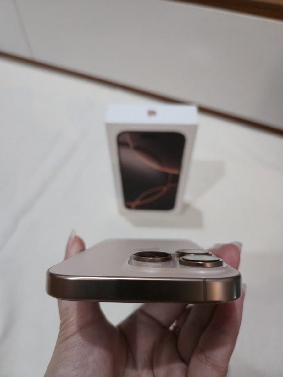 16 pro - Image 1