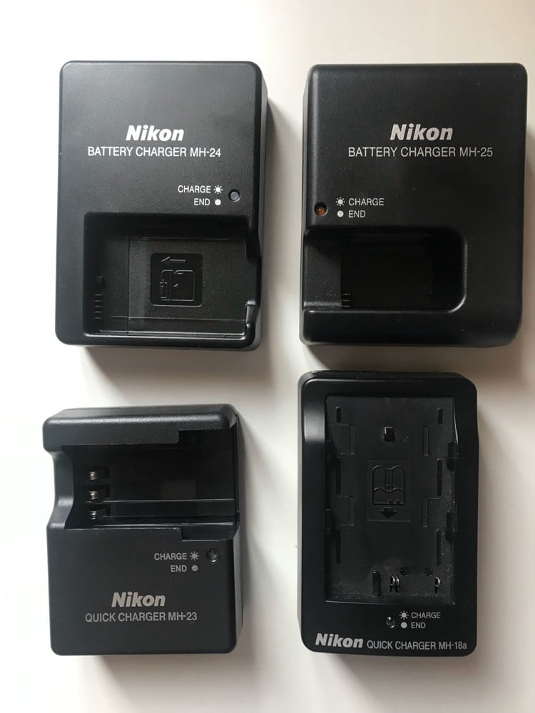 Canon and Nikon  camera chargers - Image 3