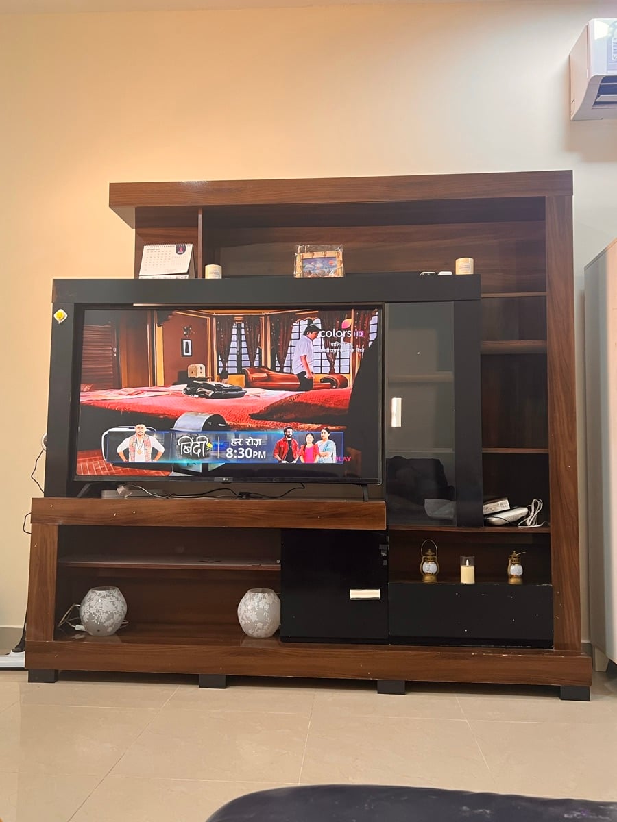 TV unit - Image 2