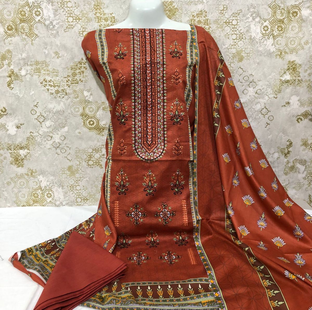 Lawn Branded Collection Outfit - Image 8