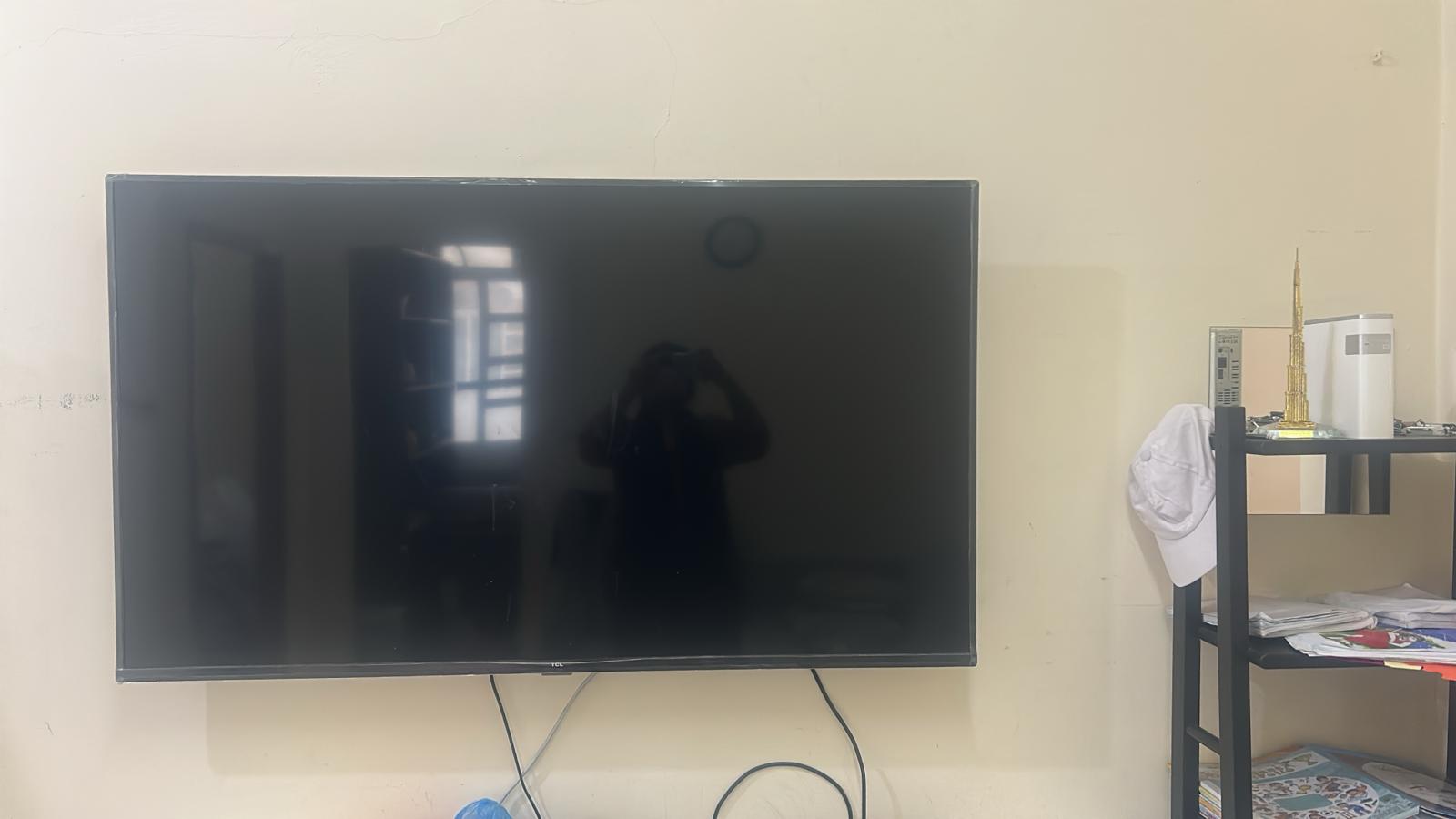 Refrigerator and other items. - Image 10