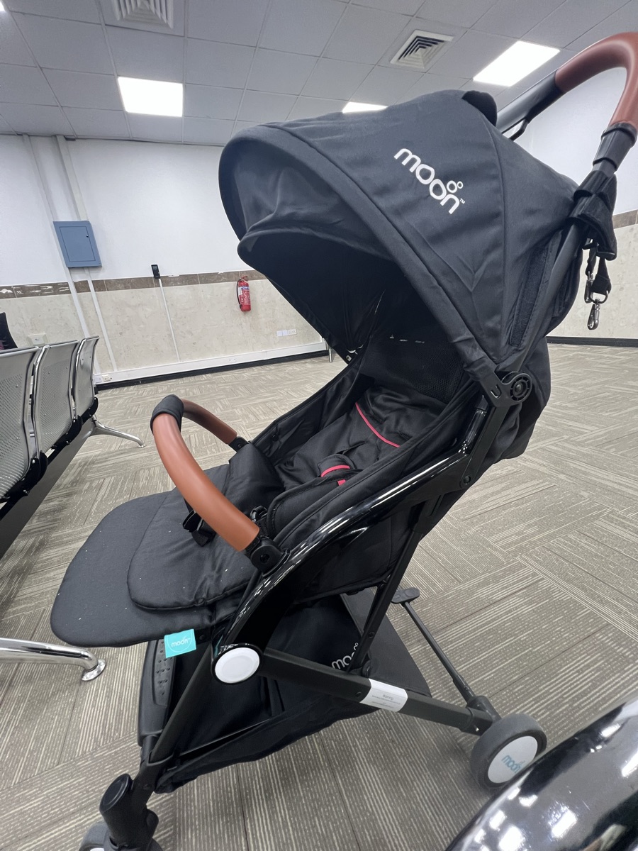 Moon ritzi black cabin stroller - Image 3