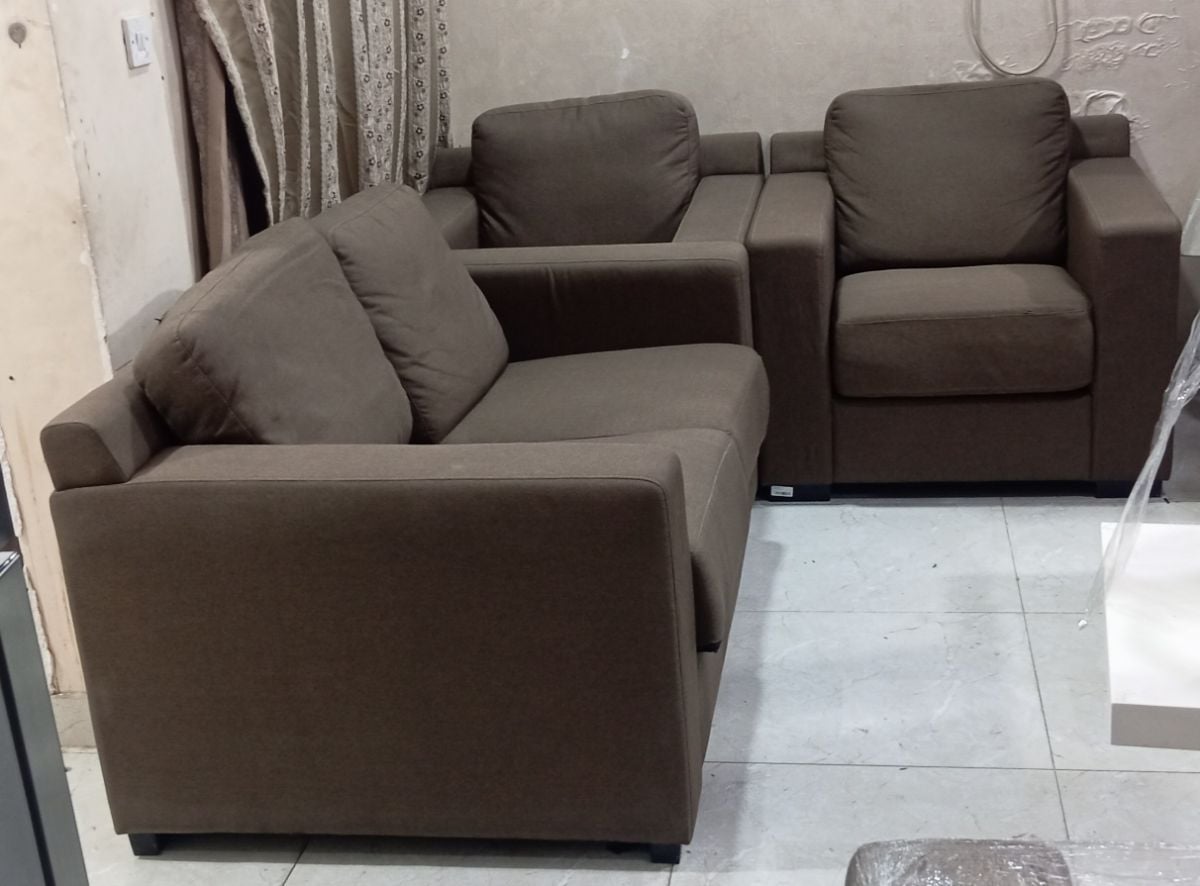 Qatar Airways Furniture available - Image 4