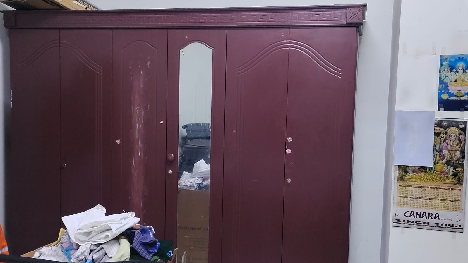 6 door Cuppord for sale - Image 4