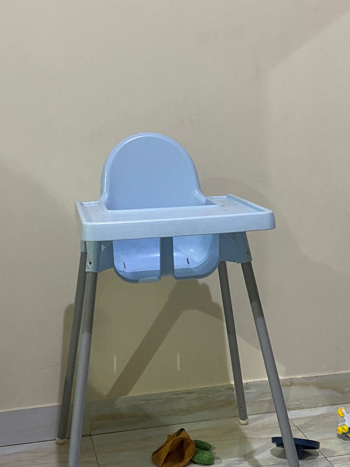 BABY FEEDING CHAIR & CURTAIN - Image 1
