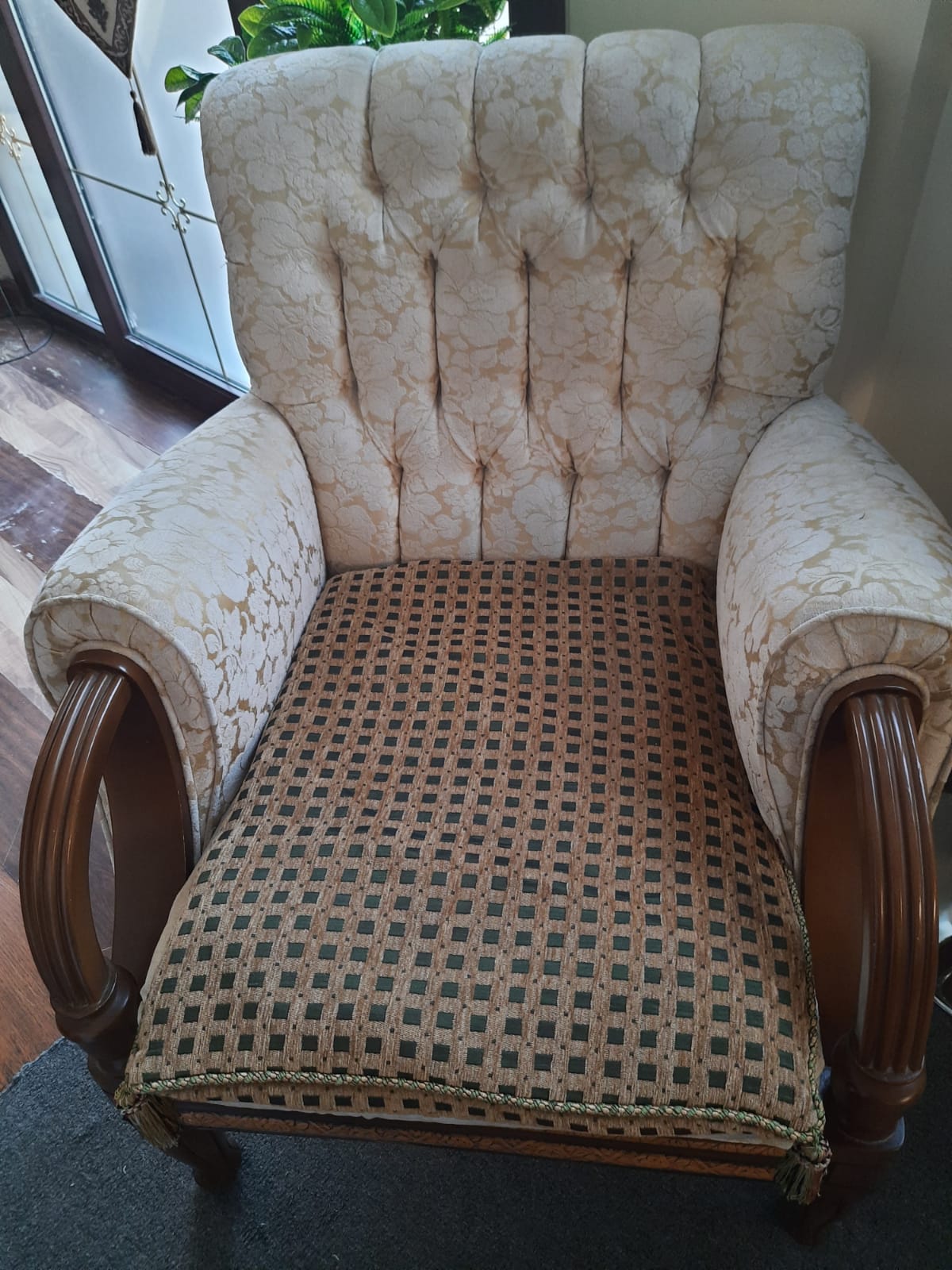 Full Salon chairs white - Image 4