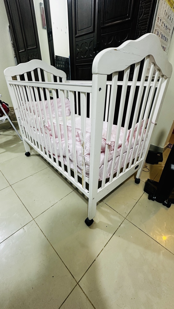 7 Seater Sofa + Dressing Table+ Baby Crib  + Baby Chair - Image 9