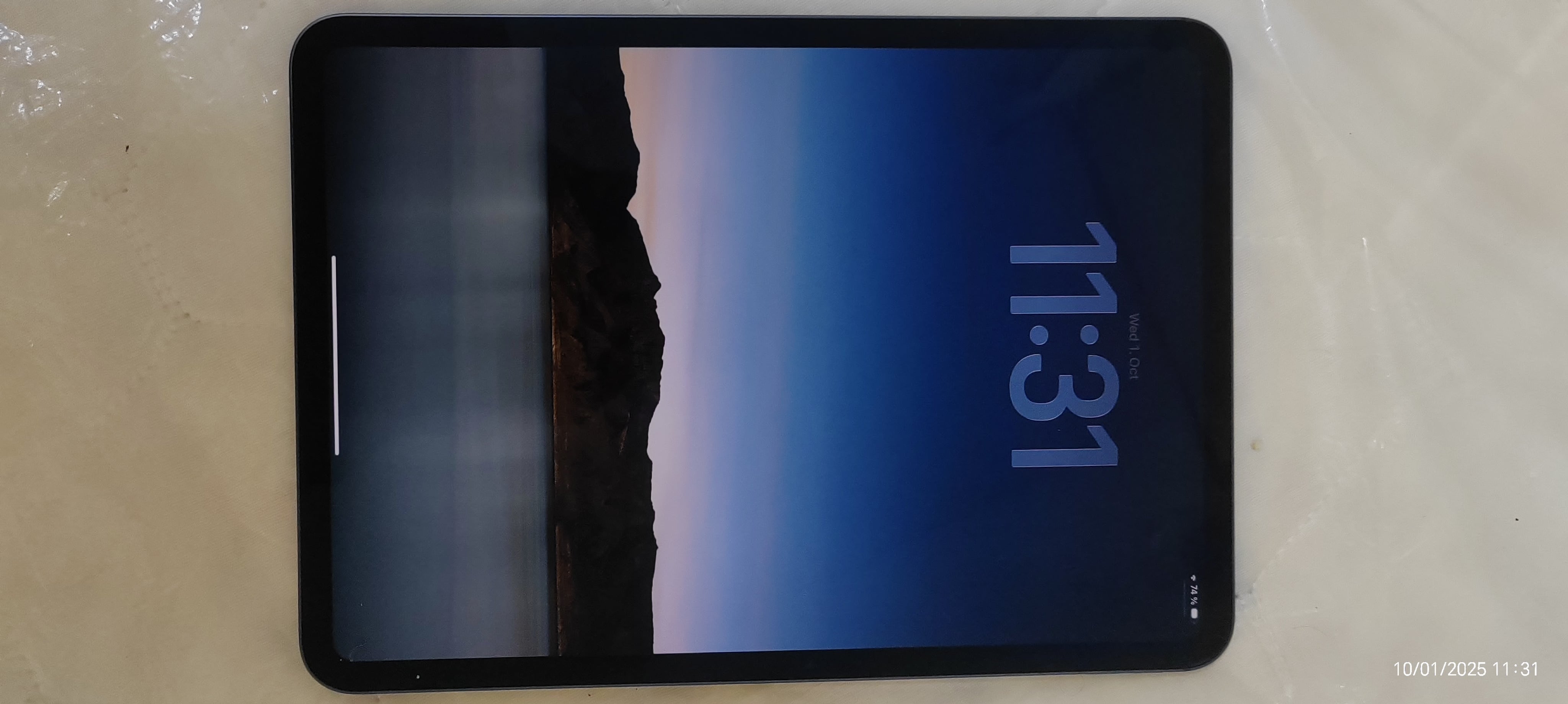 Ipad pro 11 inch (M4) 256 GB capacity with foldable cover . - Image 4