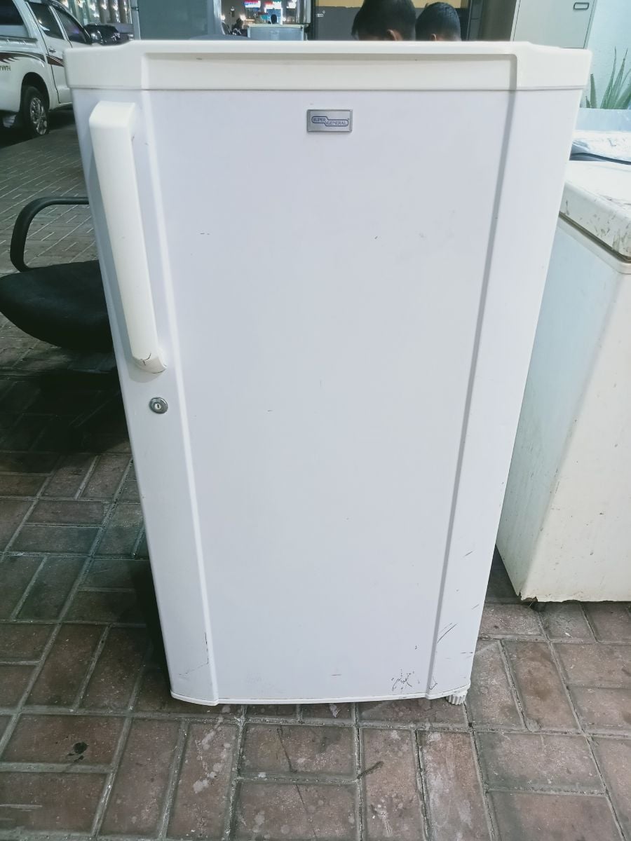 Super general refrigerator available for sale - Image 1