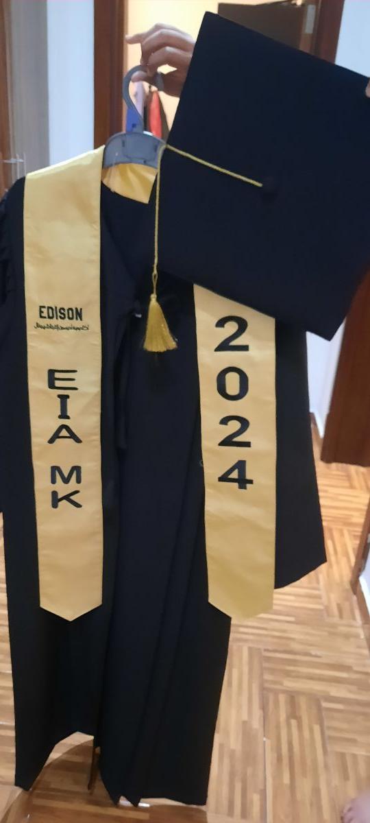Graduation gaon - Image 4