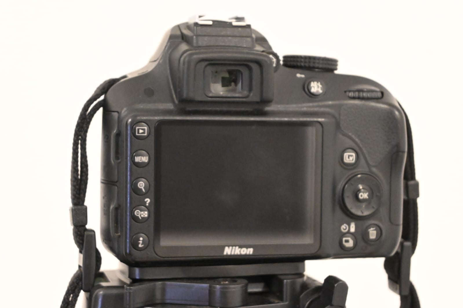 Nikon D3300 w/18-55mm F3.5-5.6G VR II lens - Image 3