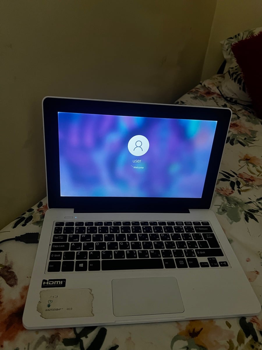Laptop - Image 3