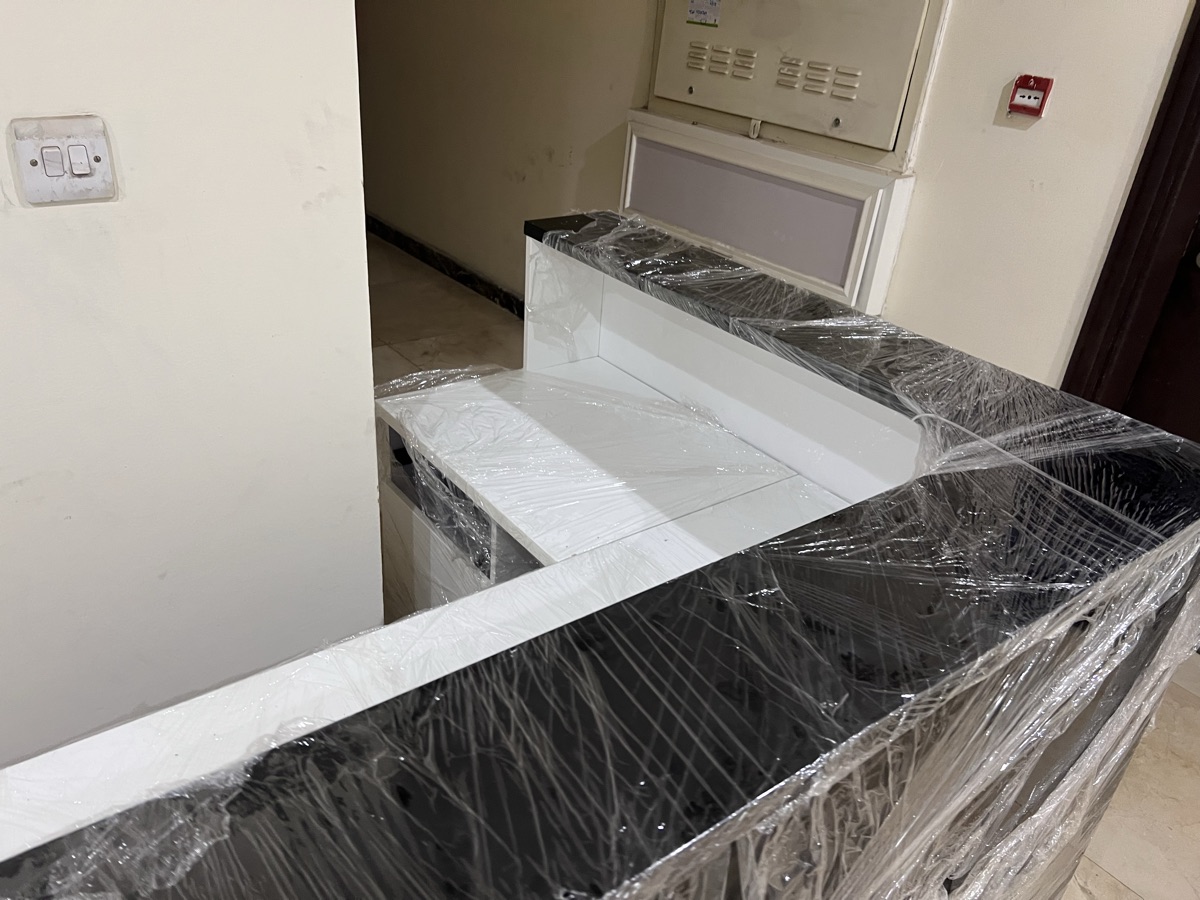 Reception desk - Image 5