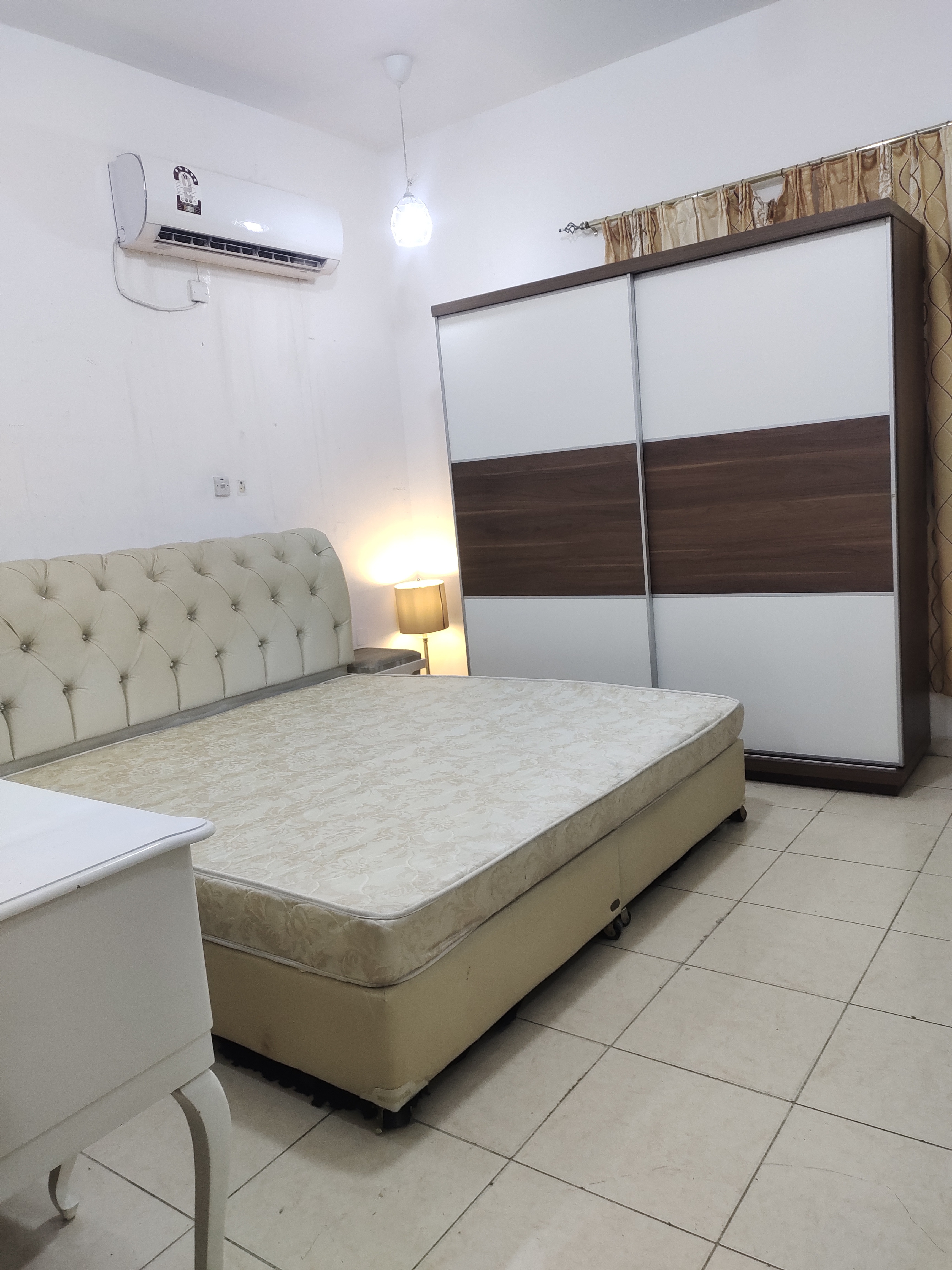King size bedroom set for sale  - Image 4