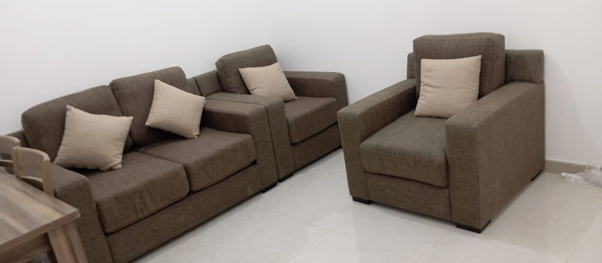 Qatar Airways furniture available - Image 12