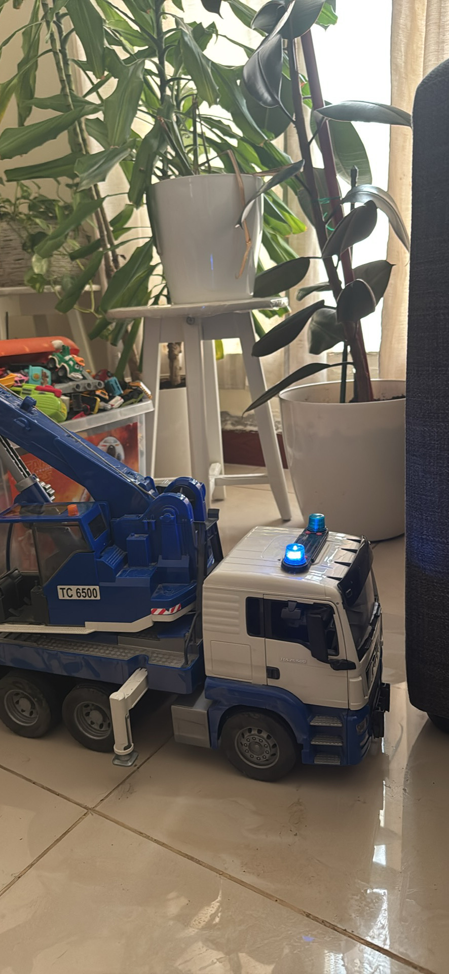 Crane toy vehicle  - Image 8